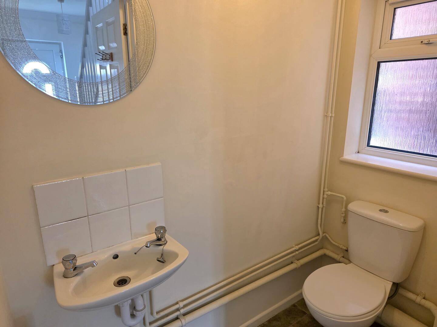 3 bed property in Charnwood Close, Newport